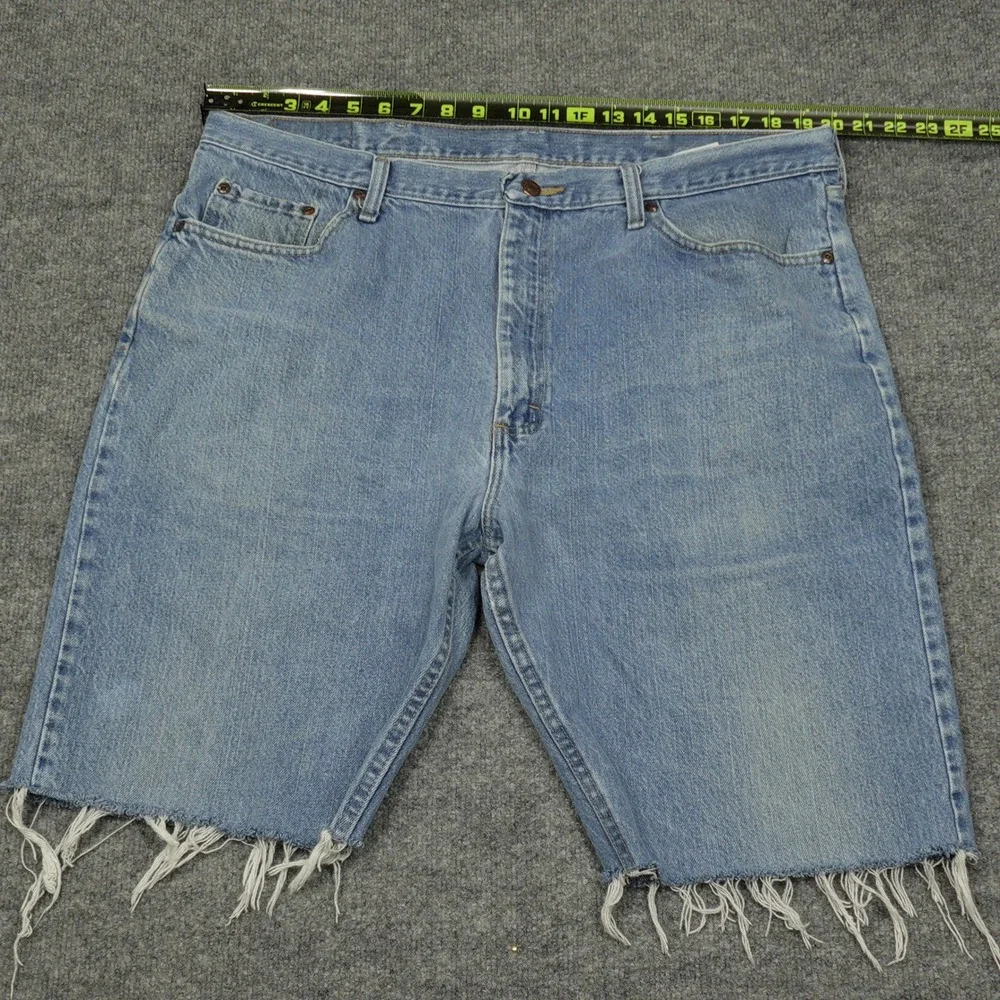 Wrangler Shorts Mens 40 Blue Light Wash Regular Fit Raw Hem Cut Off Denim Jorts